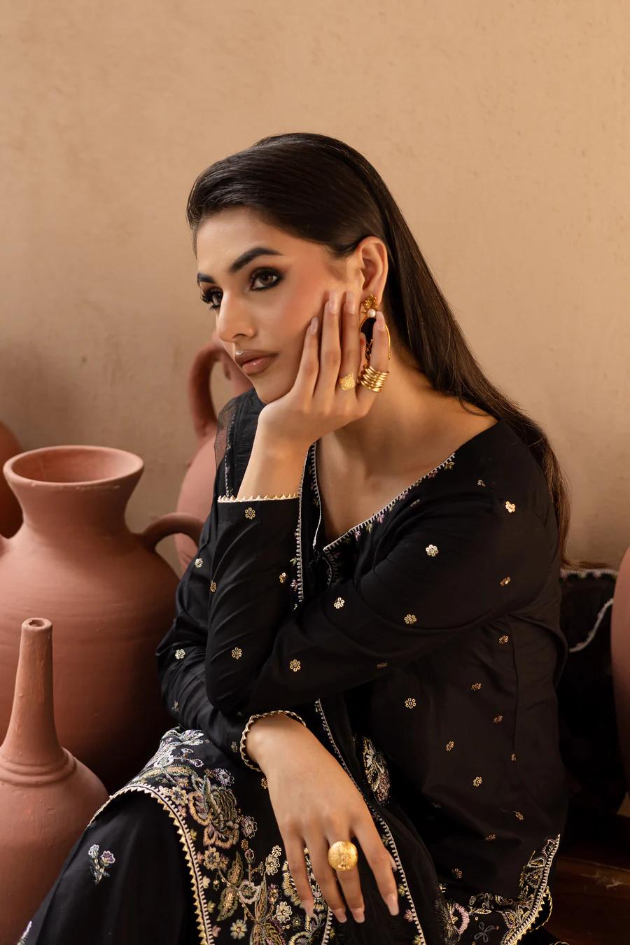 Varsha – Monochrome Muse 3Pc Set